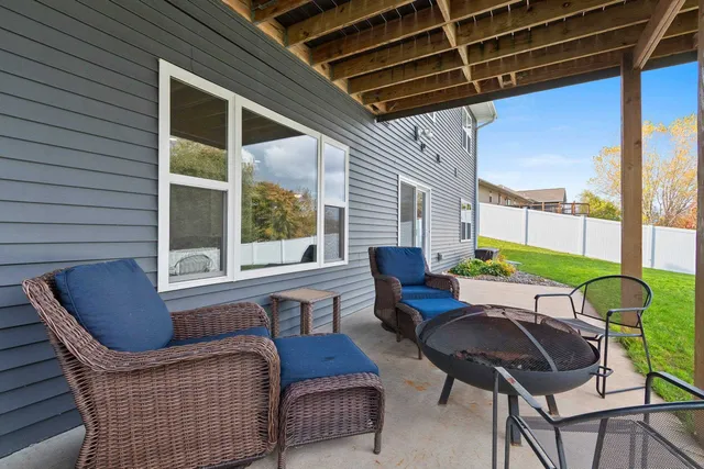 $649,900 | 3442 Leeds Castle Drive, Green Bay, WI 54313