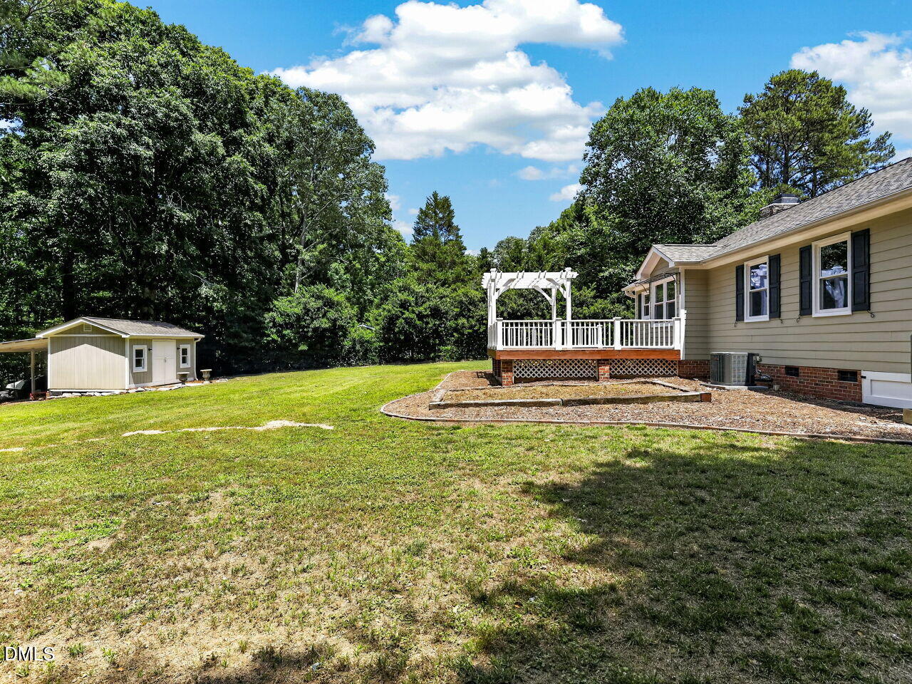 211 Deep Pool Court Benson, NC 27504 - Photo 5 of 38