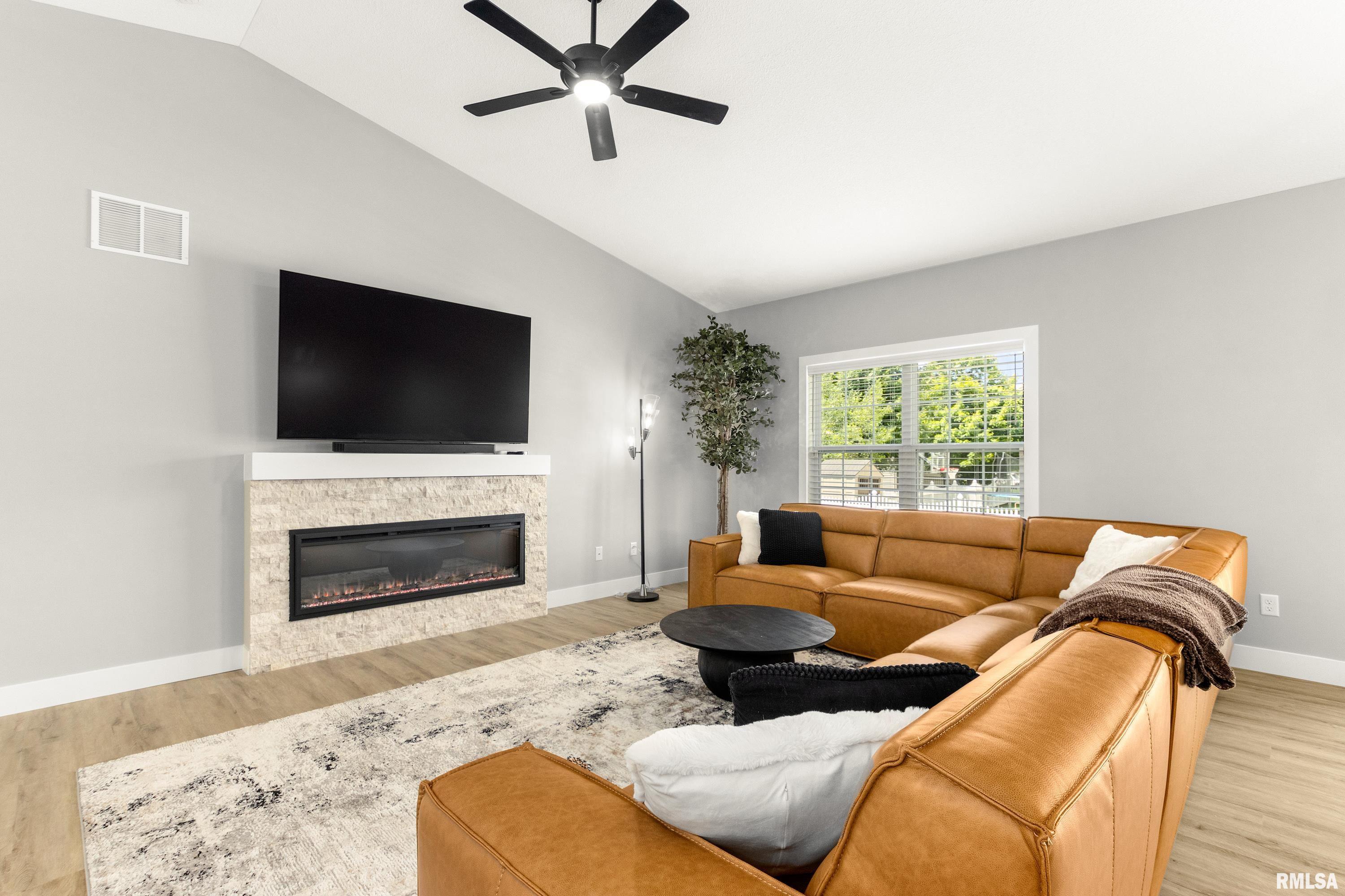 1700 Rustic Oak Drive Washington, IL 61571 - Photo 10 of 46