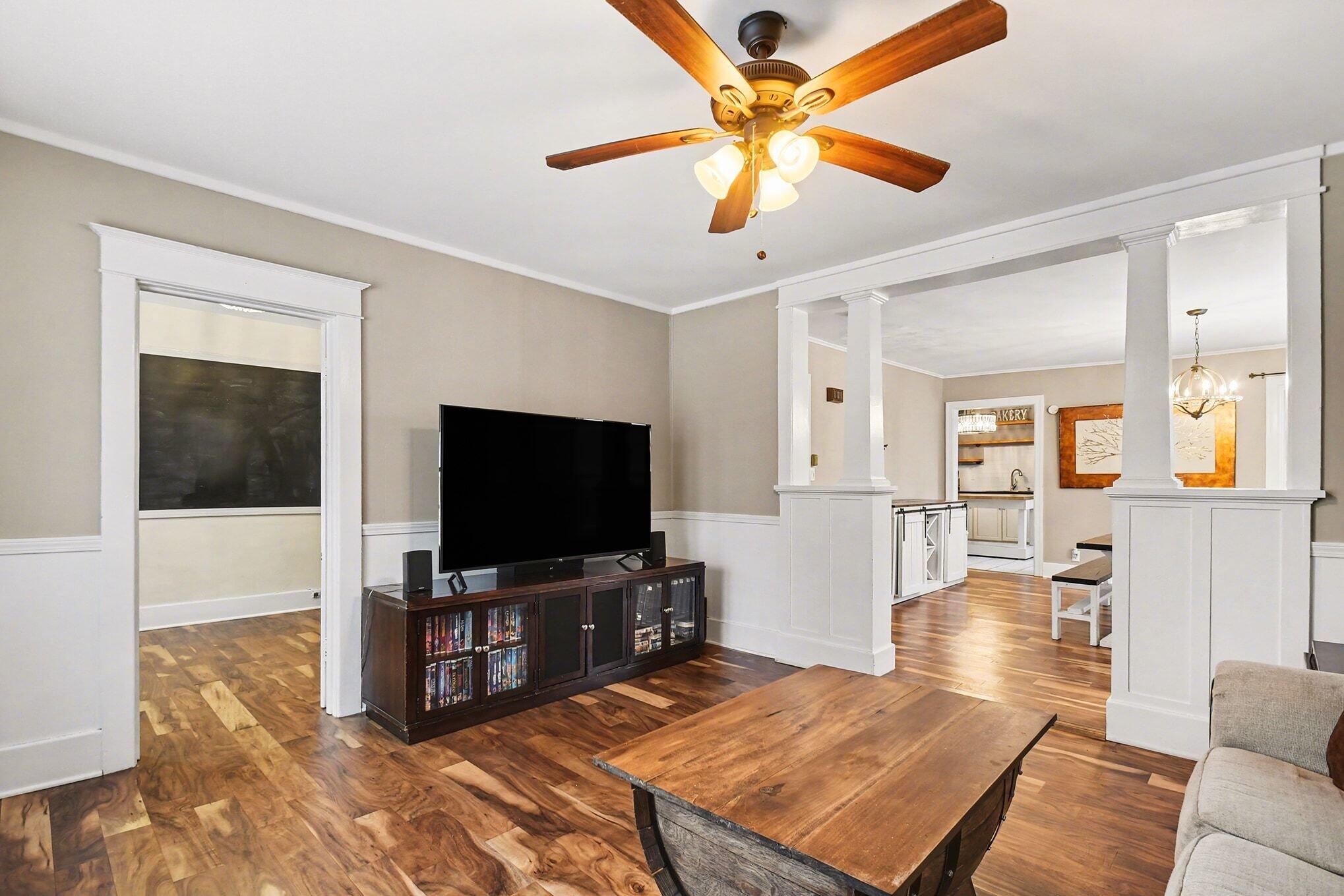 1457 Main Street St. Joseph, MI 49085 - Photo 3 of 19 003_file_2675