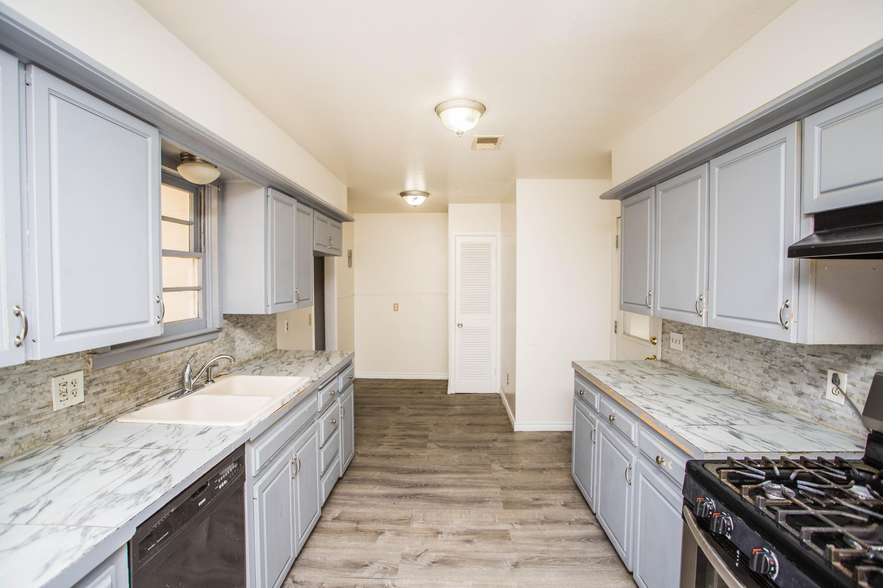 4503 47th Street Lubbock, TX 79414 - Photo 8 of 32 5V2A6390