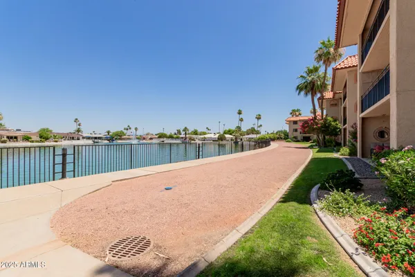 $70,000 | 10330 West Thunderbird Boulevard, Unit C109, Sun City, AZ 85351