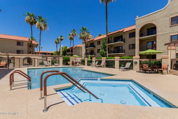 $70,000 | 10330 West Thunderbird Boulevard, Unit C109, Sun City, AZ 85351