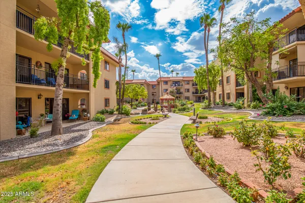 $70,000 | 10330 West Thunderbird Boulevard, Unit C109, Sun City, AZ 85351