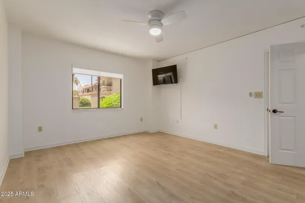 $70,000 | 10330 West Thunderbird Boulevard, Unit C109, Sun City, AZ 85351