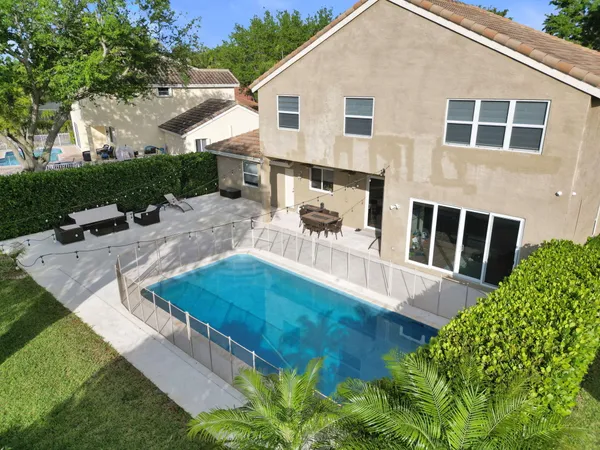$1,100,000 | 6820 Northwest 73rd Street, Parkland, FL 33067