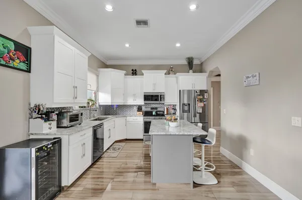 $1,100,000 | 6820 Northwest 73rd Street, Parkland, FL 33067