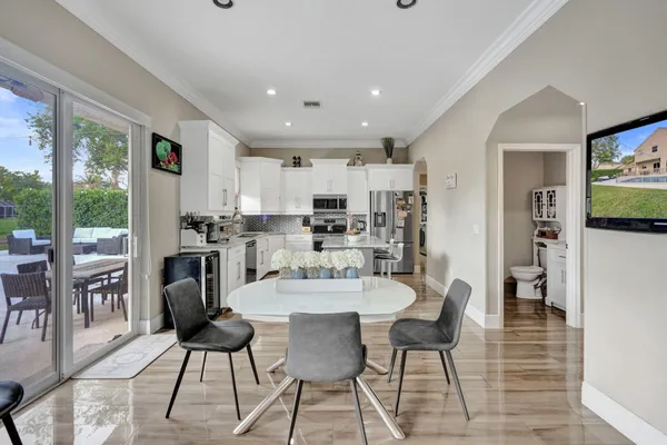 $1,100,000 | 6820 Northwest 73rd Street, Parkland, FL 33067
