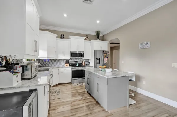 $1,100,000 | 6820 Northwest 73rd Street, Parkland, FL 33067