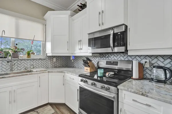 $1,100,000 | 6820 Northwest 73rd Street, Parkland, FL 33067