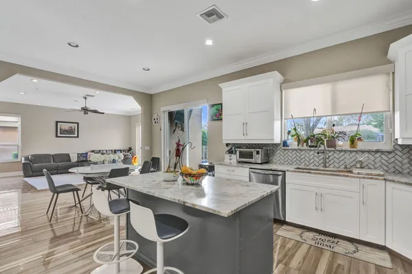 $1,100,000 | 6820 Northwest 73rd Street, Parkland, FL 33067