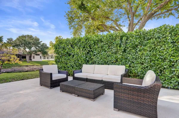 $1,100,000 | 6820 Northwest 73rd Street, Parkland, FL 33067