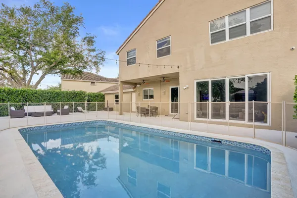 $1,100,000 | 6820 Northwest 73rd Street, Parkland, FL 33067