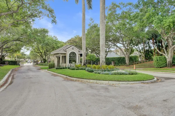 $1,100,000 | 6820 Northwest 73rd Street, Parkland, FL 33067