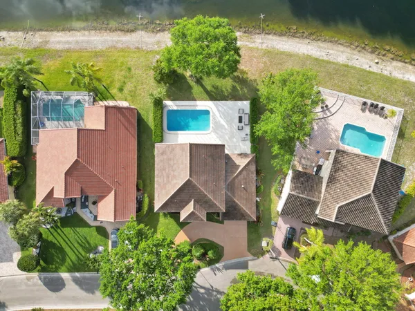 $1,100,000 | 6820 Northwest 73rd Street, Parkland, FL 33067