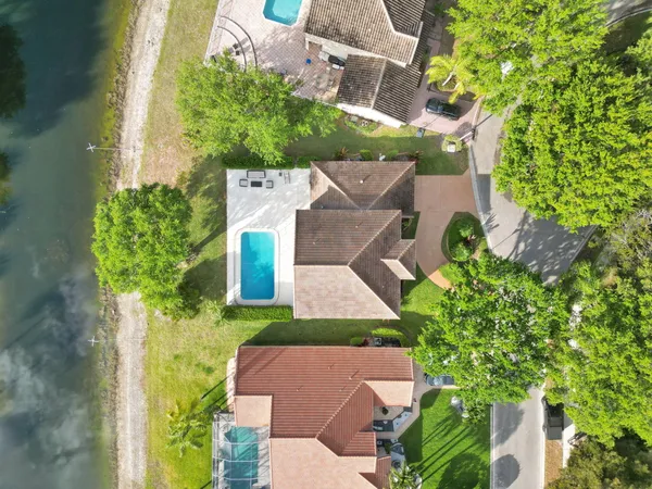 $1,100,000 | 6820 Northwest 73rd Street, Parkland, FL 33067