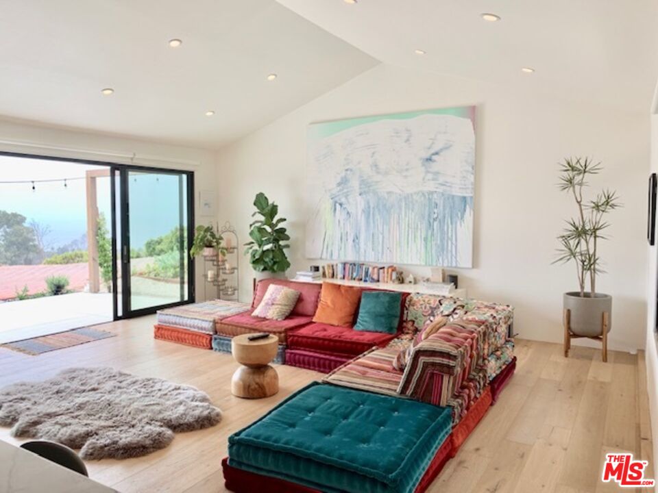 29910 Cuthbert Road Malibu, CA 90265 - Photo 18 of 22