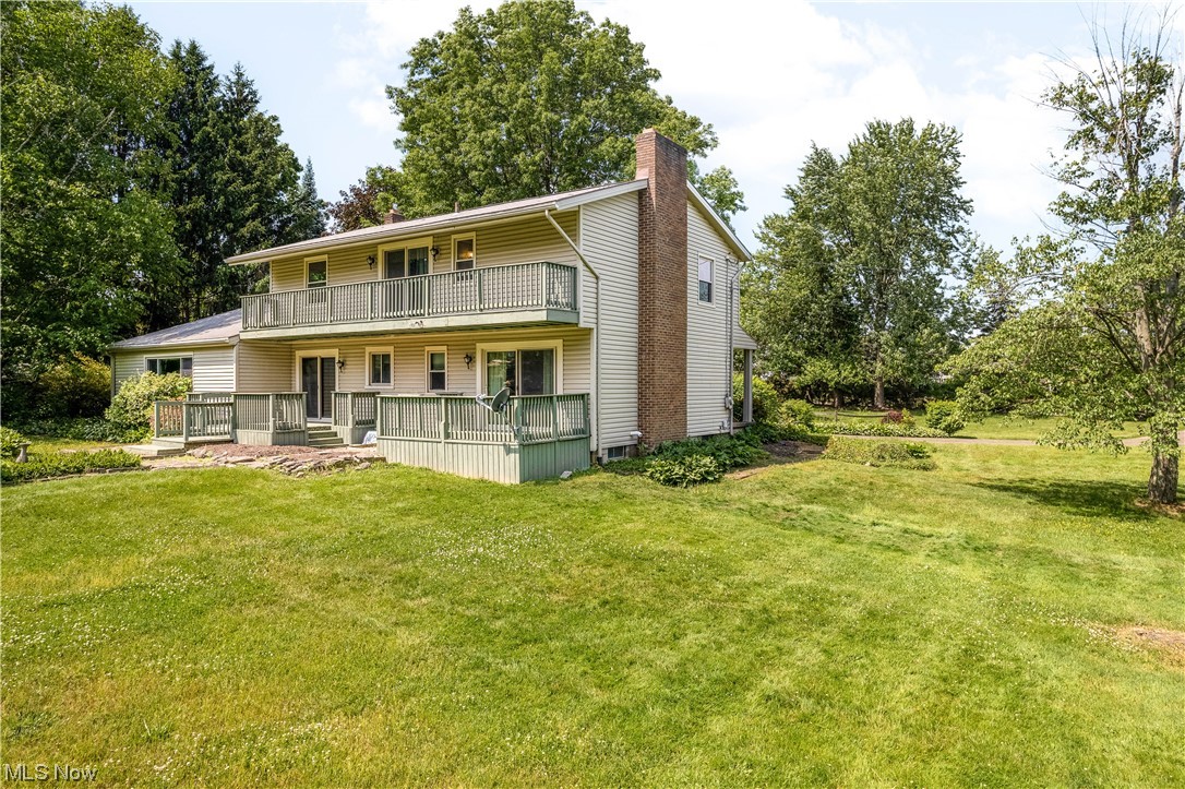 3177 Pickle Road Akron, OH 44312 - Photo 4 of 32 Those decks tho!!!
