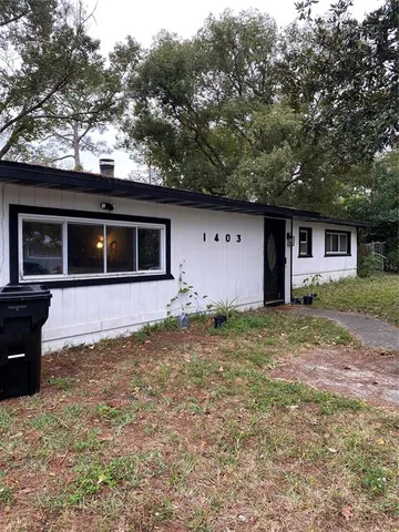 a front view of house with yard