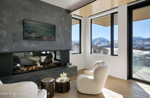 a en suite bathroom with a bathtub and sink