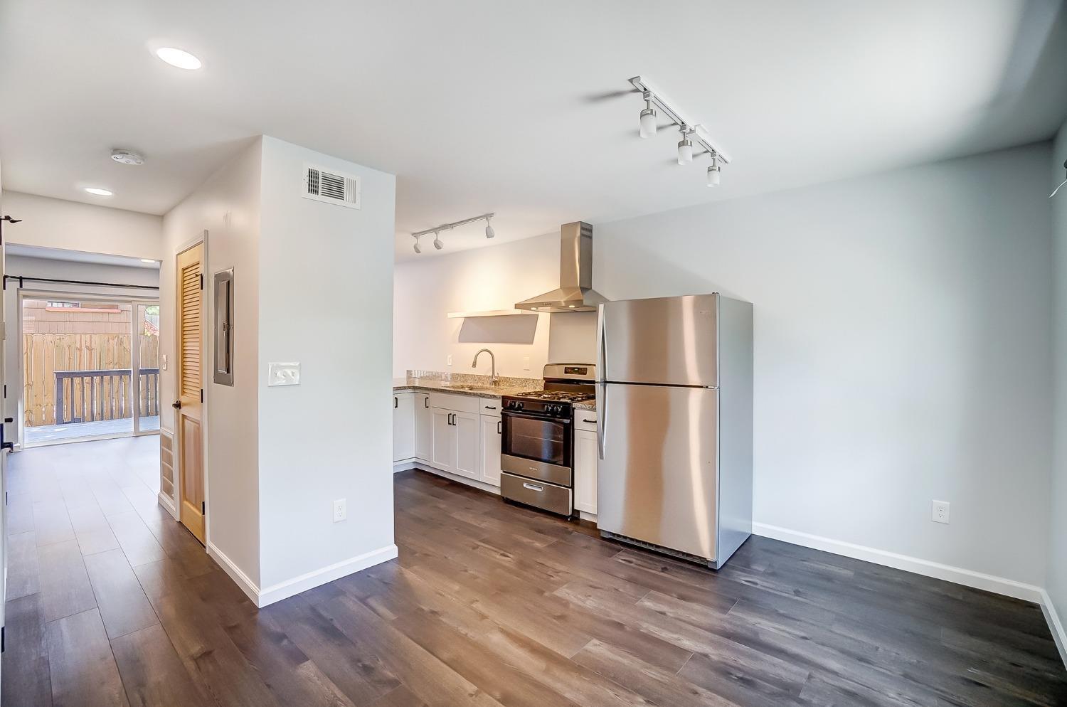 5701 Montgomery Road, Unit 1 Cincinnati, OH 45212 - Photo 7 of 33