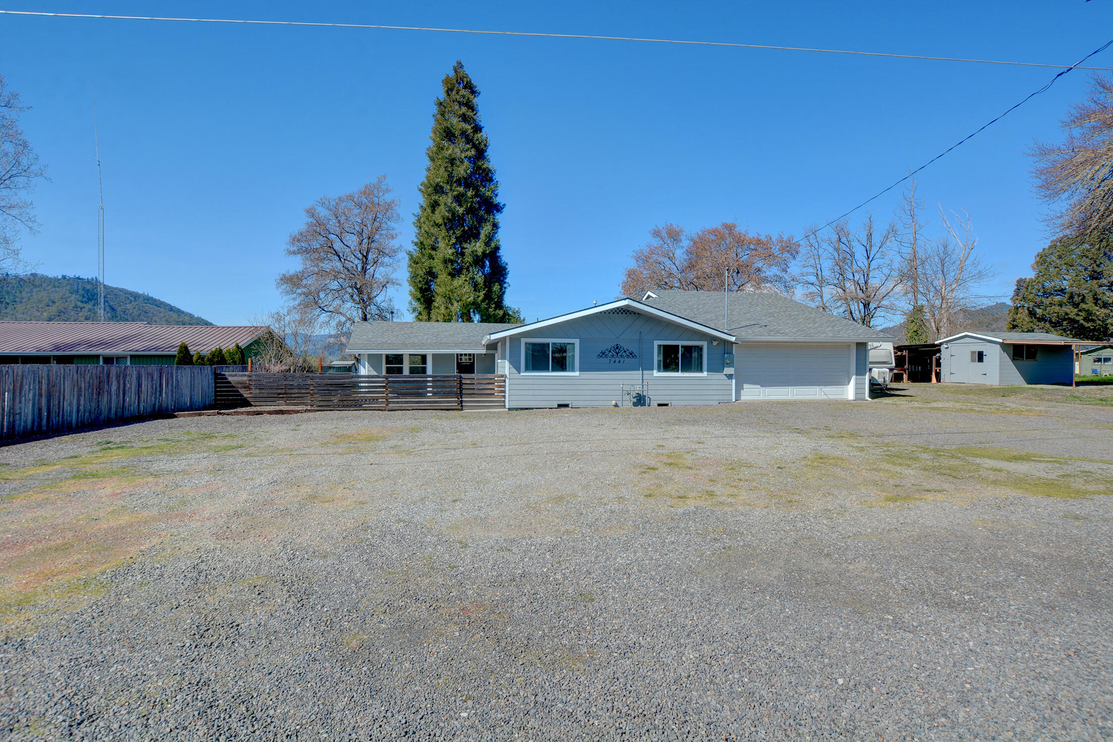 7441 Maple Lane Central Point, OR 97502 - Photo 2 of 68 02