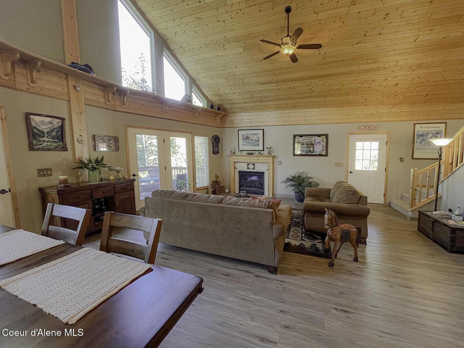 314 Overlake View Road Cocolalla, ID 83813 - Photo 8 of 52 living