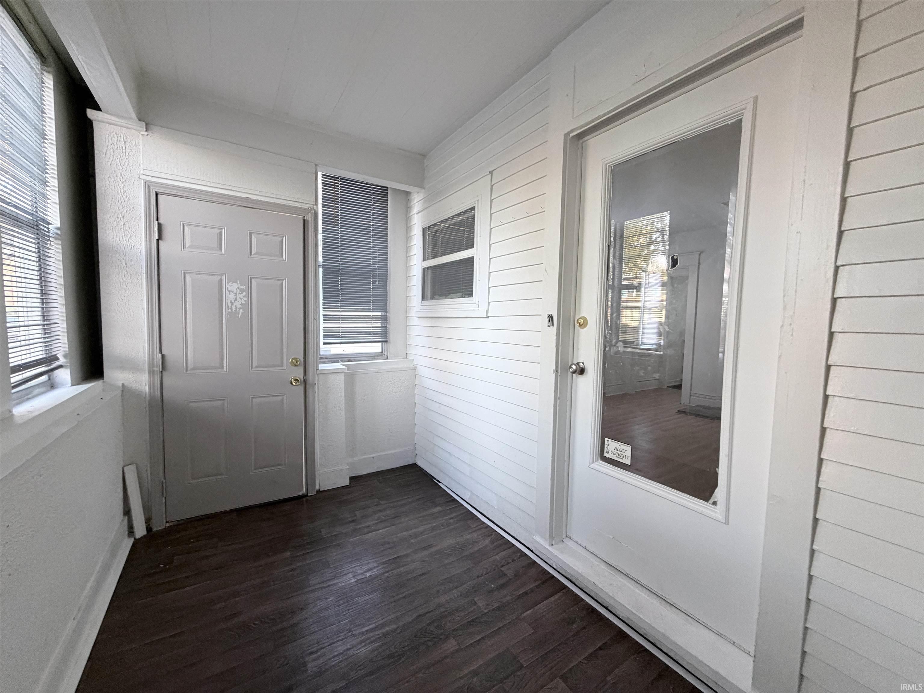 925 Cottage Avenue Fort Wayne, IN 46807 - Photo 3 of 31