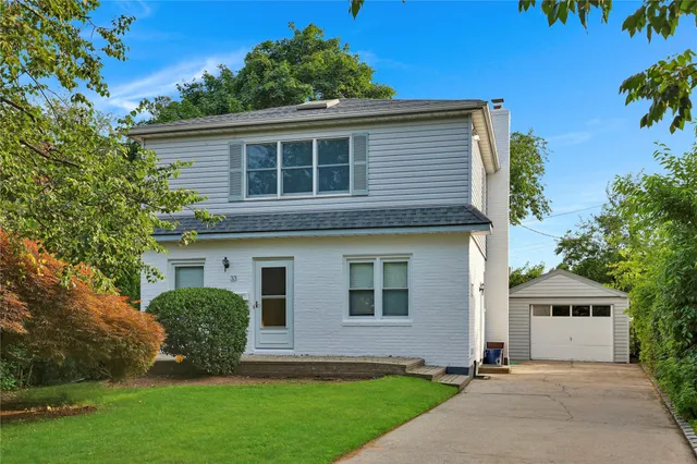 $929,000 | 33 Park Circle, New Hyde Park, NY 11040