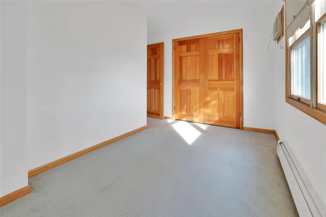 $929,000 | 33 Park Circle, New Hyde Park, NY 11040