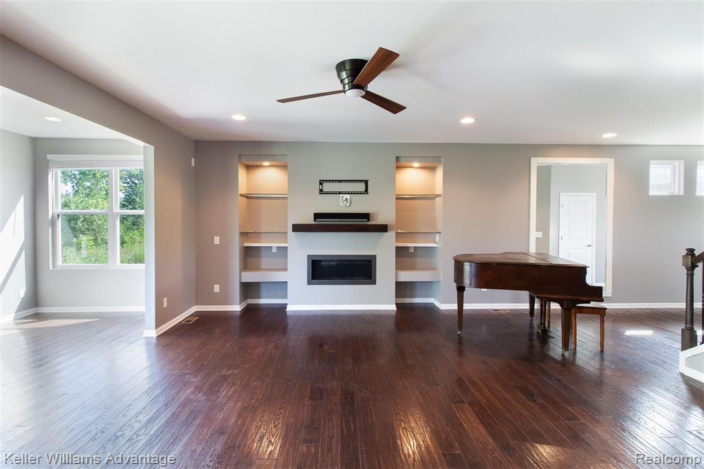 27679 Hartwick Circle Novi, MI 48374 - Photo 3 of 51