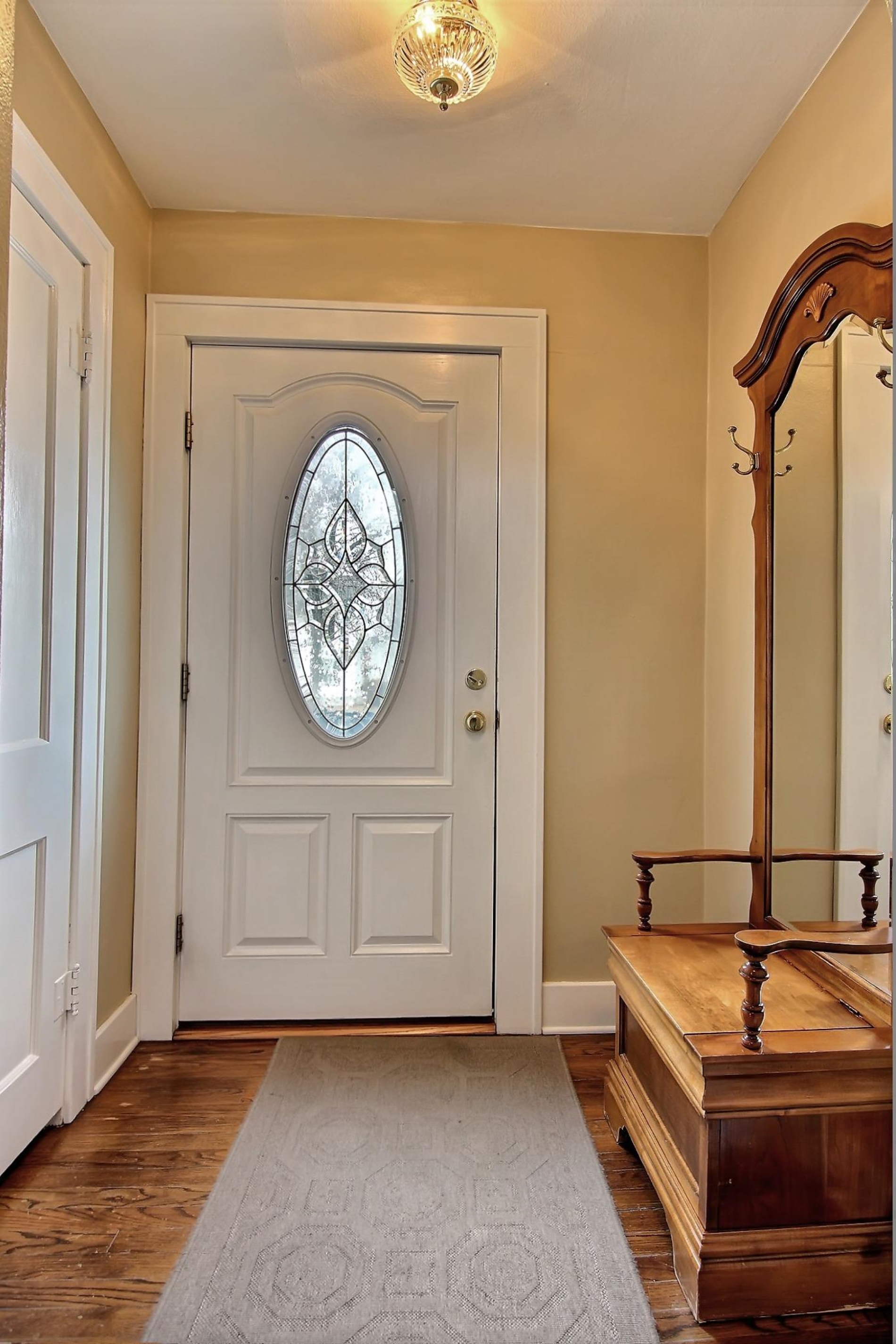 425 North Rensselaer Street Griffith, IN 46319 - Photo 3 of 10 1900x2850