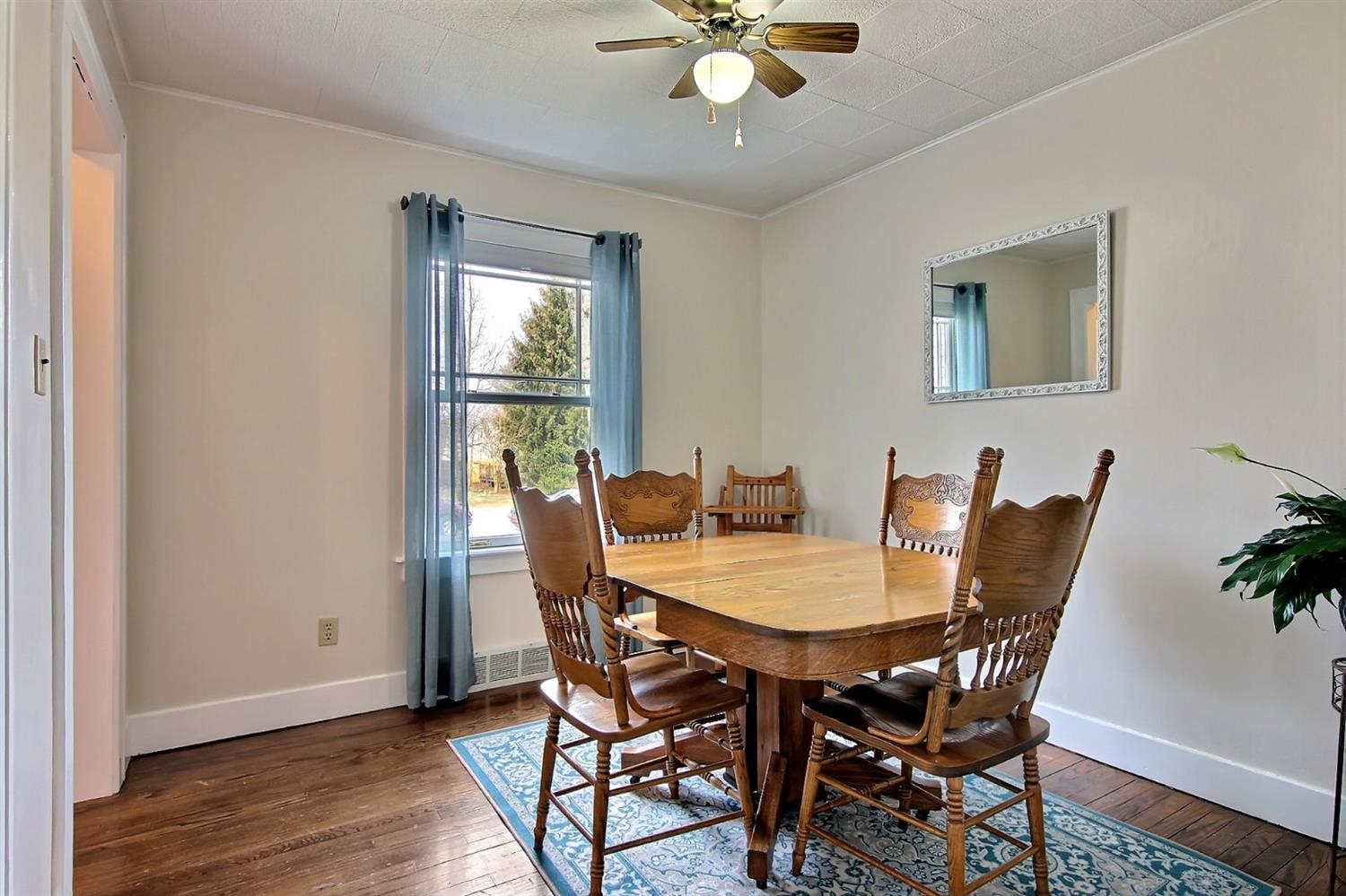 425 North Rensselaer Street Griffith, IN 46319 - Photo 4 of 10 1500x999