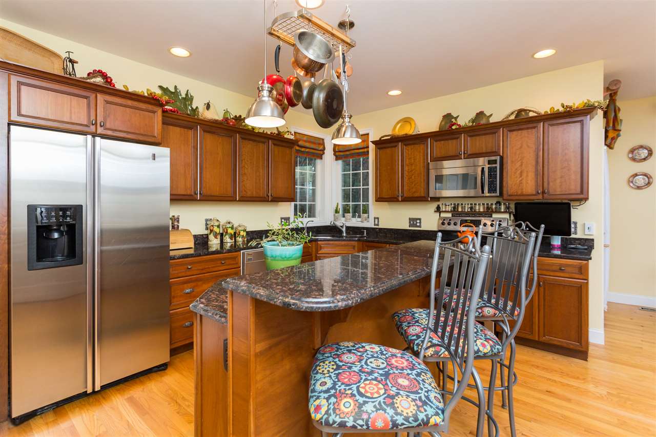 12 Spruce Lane Stratham, NH 03885 - Photo 7 of 40 Gallery Image 7