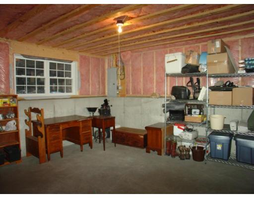 385 Williamsville Road Phillipston, MA 01331 - Photo 13 of 18 a room with furniture and a window