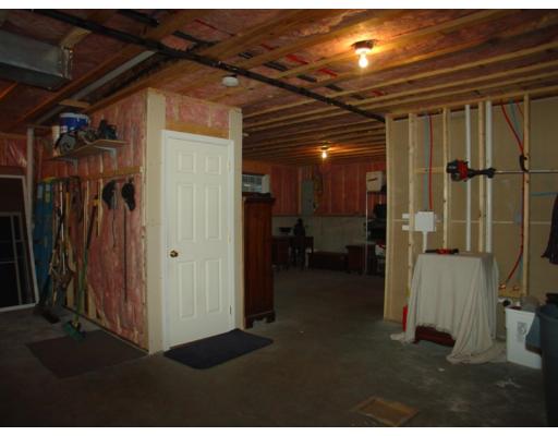 385 Williamsville Road Phillipston, MA 01331 - Photo 17 of 18 a view of a hallway with closet