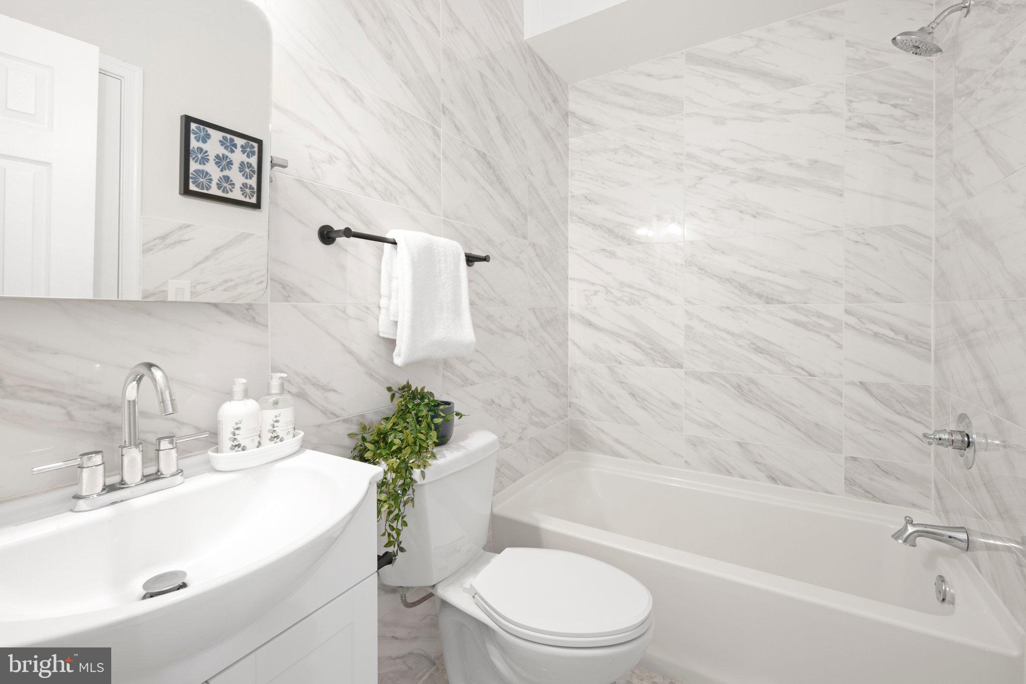 1111 Holbrook Terrace Northeast Washington, DC 20002 - Photo 8 of 30 Common Area Bathroom