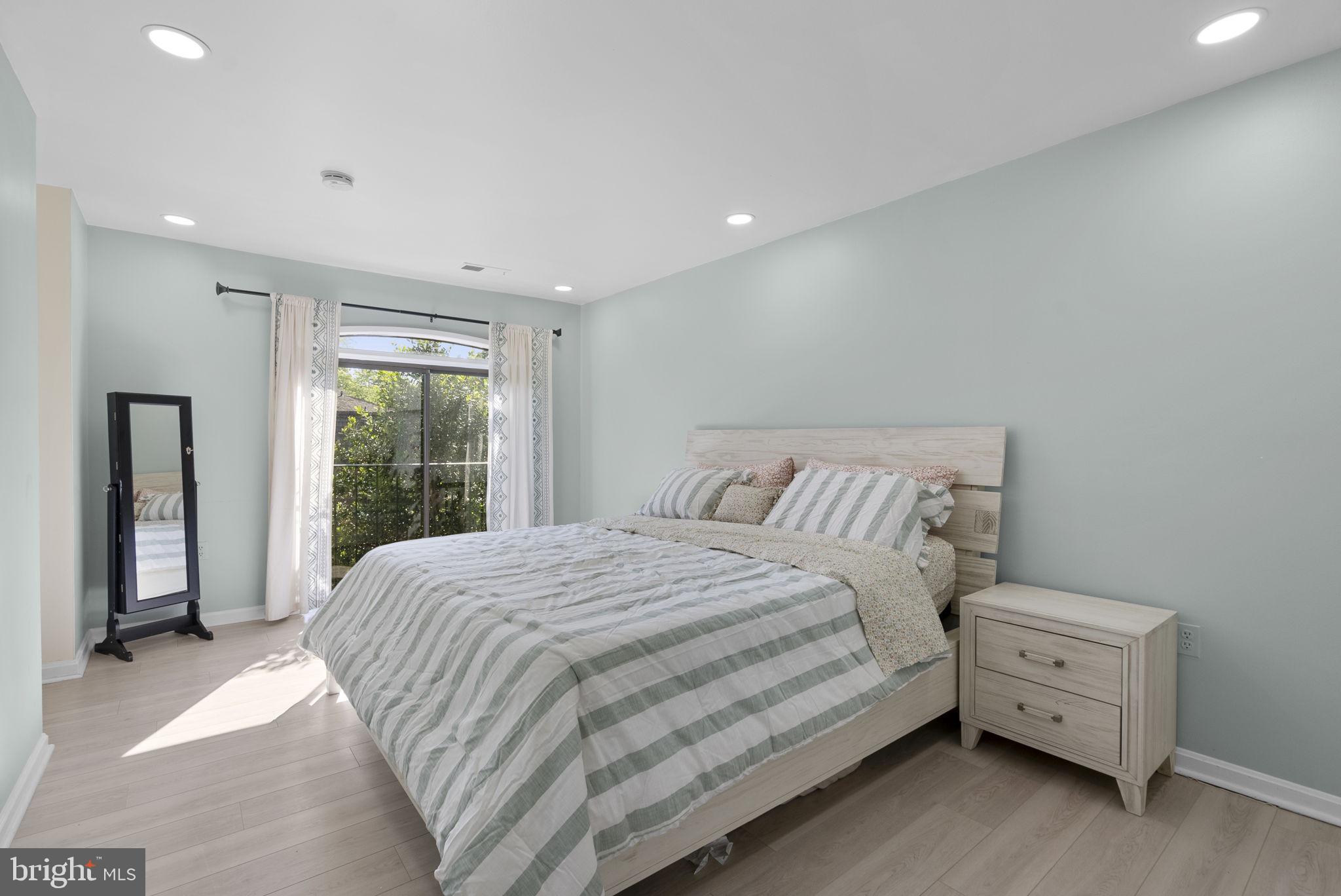 8002 Inverness Ridge Road Potomac, MD 20854 - Photo 20 of 46