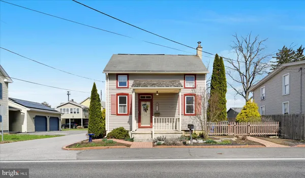 $335,000 | 173 West Broad Street, Salunga, PA 17538