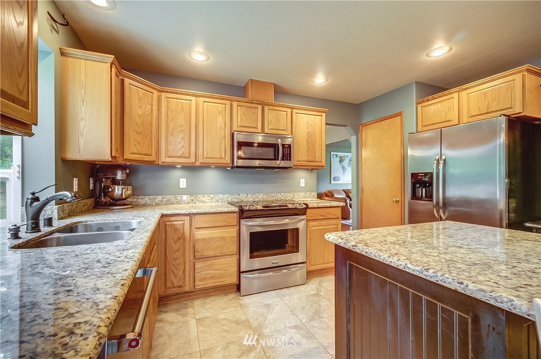 1978 Southwest Wildwood Road Port Orchard, WA 98367 - Photo 8 of 25 Gallery Image 8