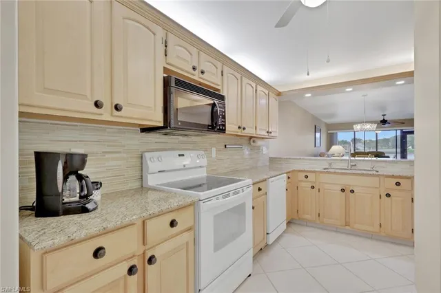 $289,000 | 4330 Chantelle Drive, Unit F105, Naples, FL 34112