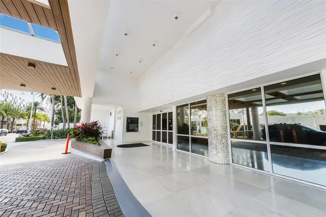 $859,000 | 1900 Sunset Harbour Drive, Unit 811, Miami Beach, FL 33139