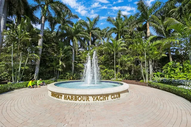 $859,000 | 1900 Sunset Harbour Drive, Unit 811, Miami Beach, FL 33139