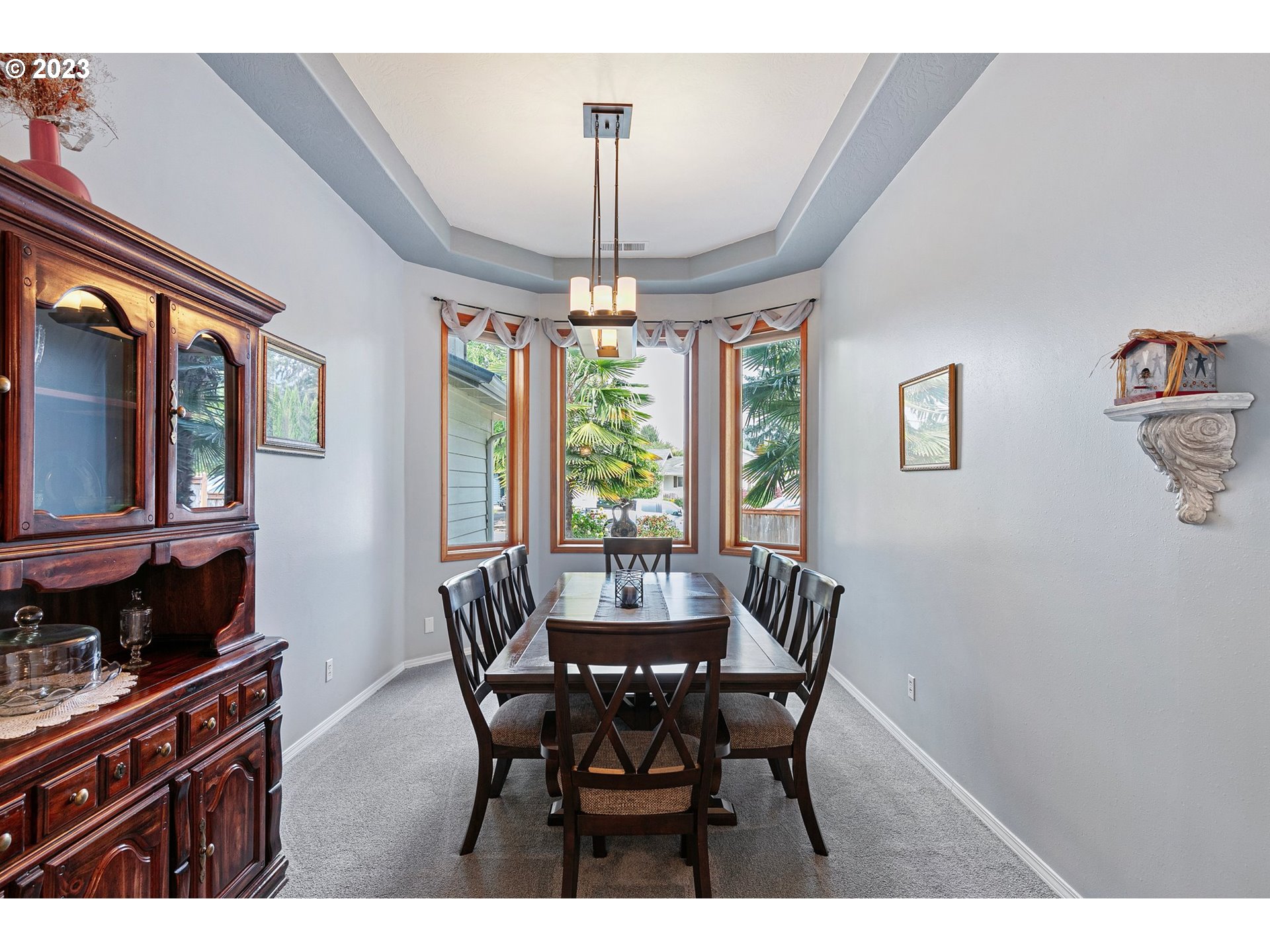 184 73rd Place Springfield, OR 97478 - Photo 19 of 48 a view of a dining room with furniture window and outside view