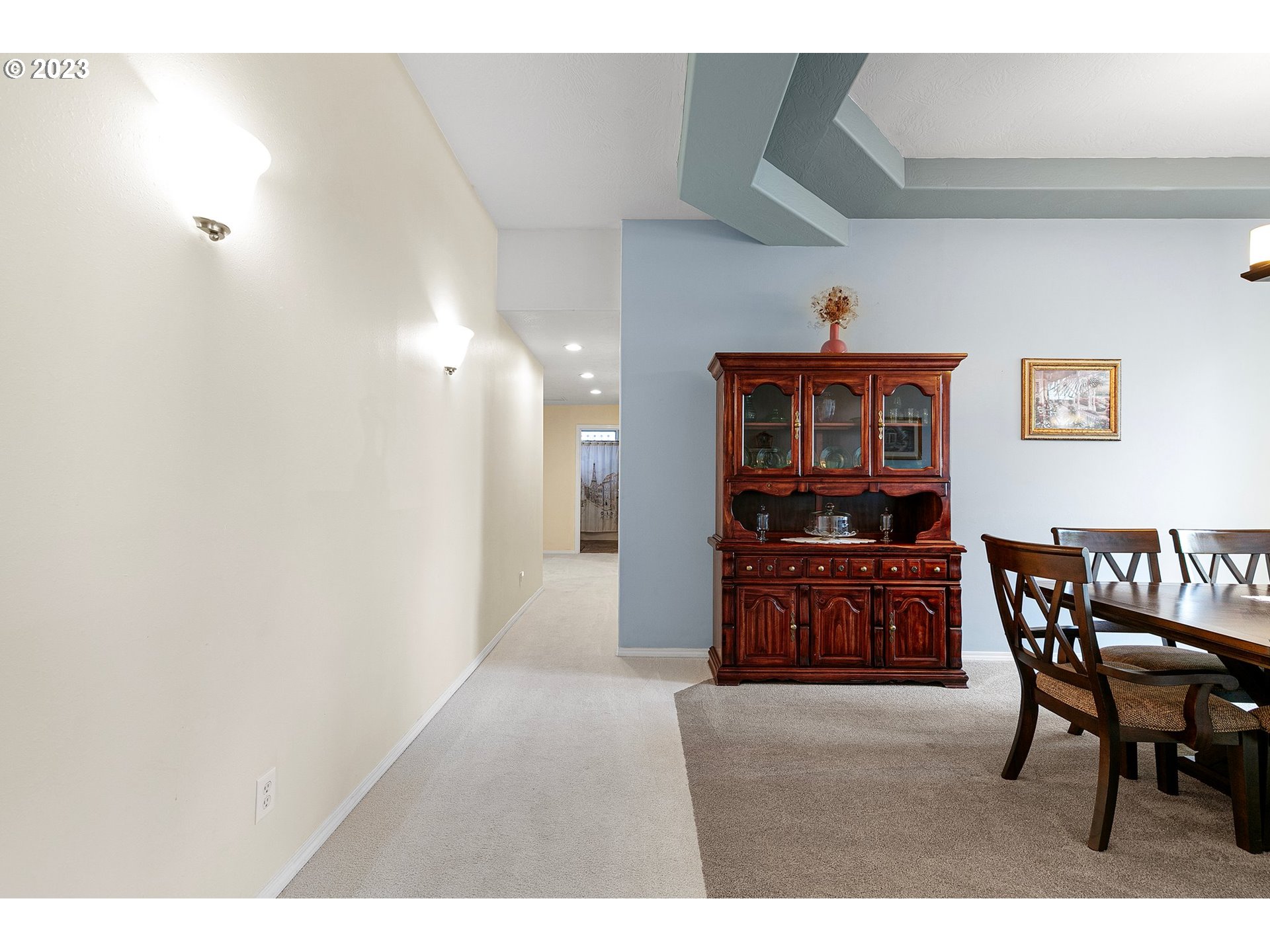 184 73rd Place Springfield, OR 97478 - Photo 20 of 48 a dining room with furniture and window