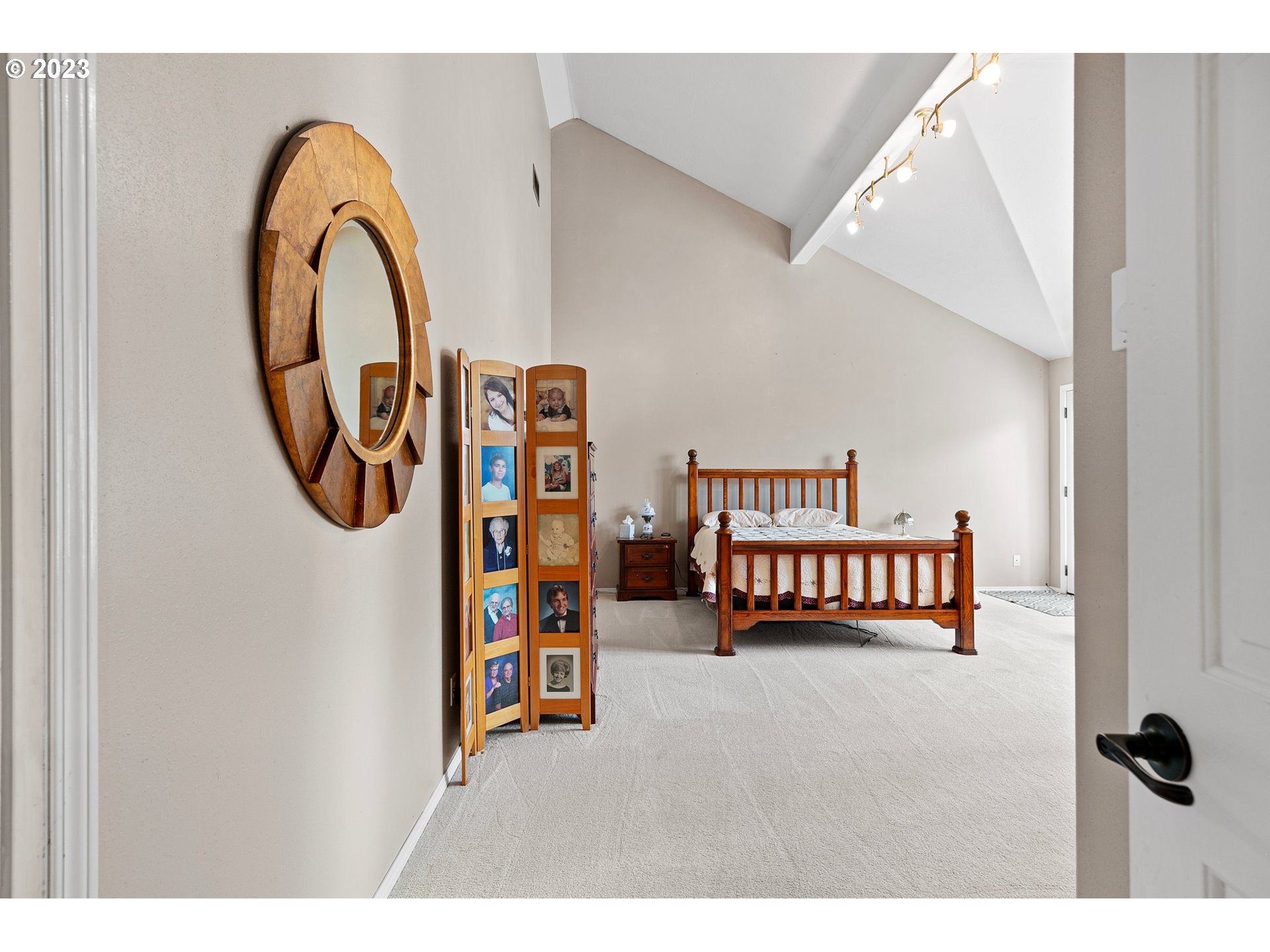 184 73rd Place Springfield, OR 97478 - Photo 21 of 48 a view of front door with furniture