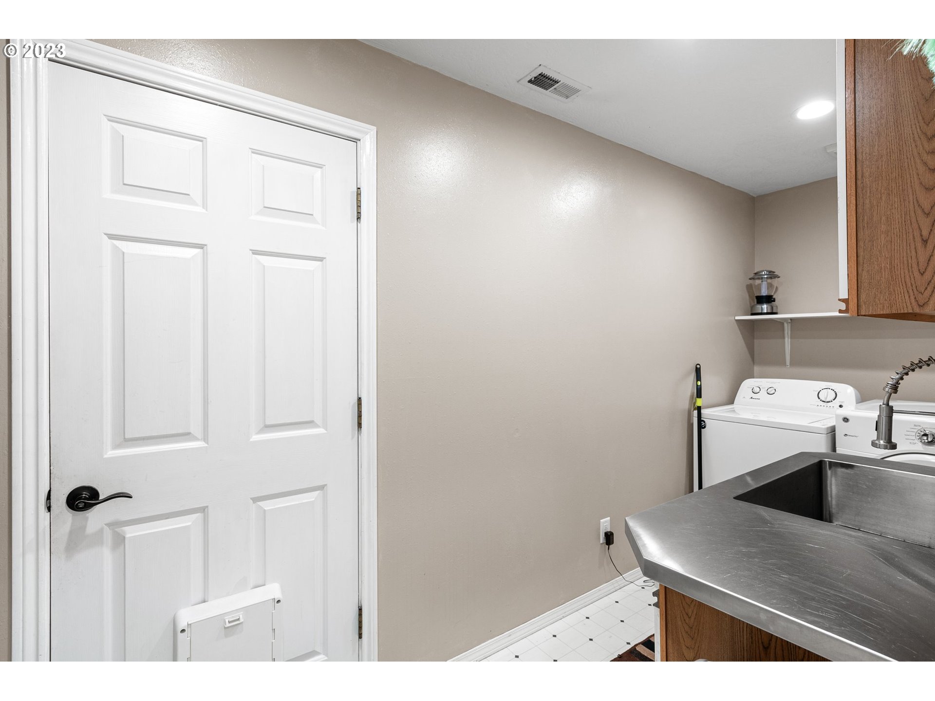 184 73rd Place Springfield, OR 97478 - Photo 35 of 48 a bathroom with a sink and a mirror