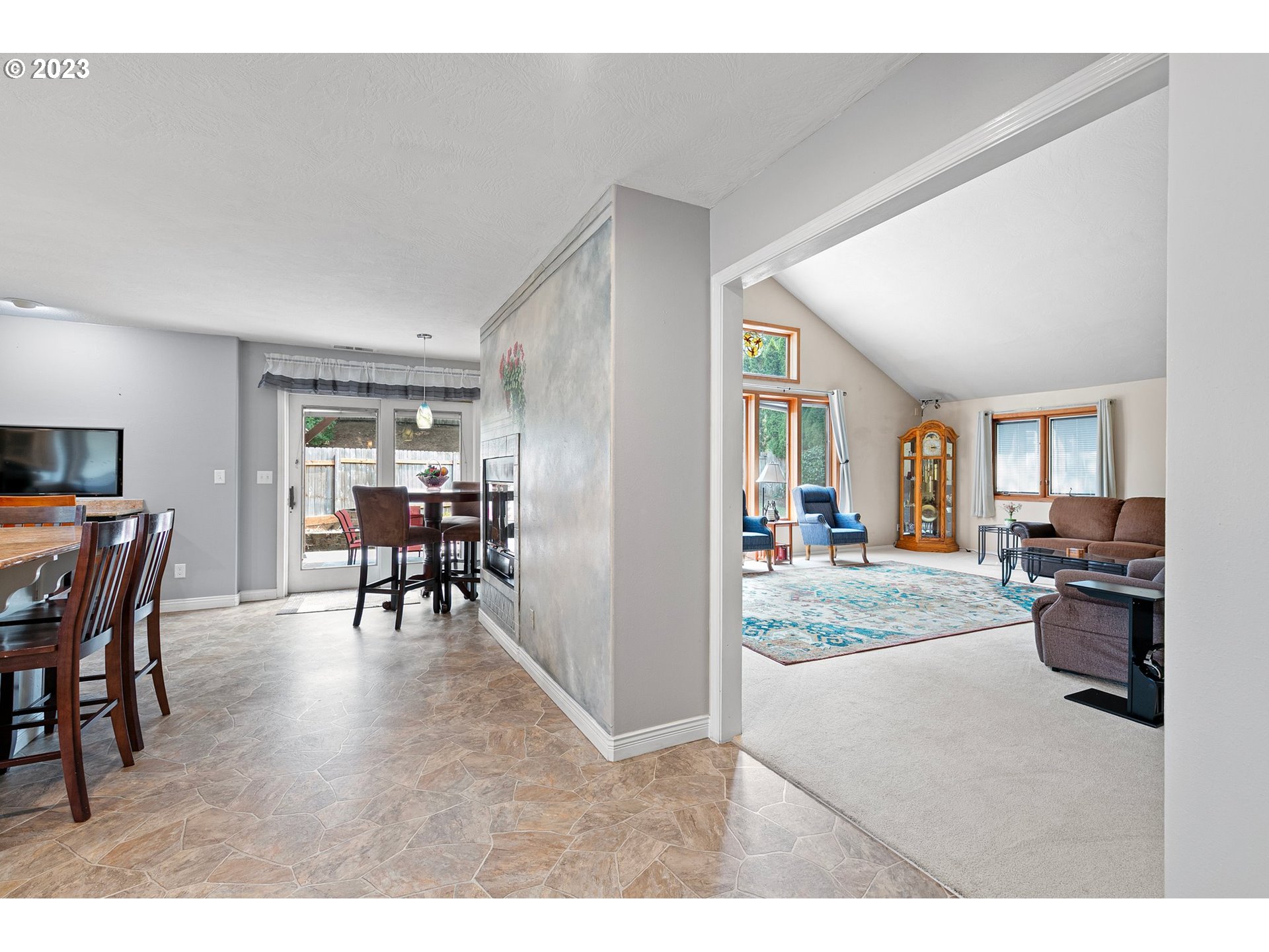 184 73rd Place Springfield, OR 97478 - Photo 5 of 48 a view of a livingroom and dining room