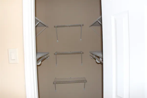 $925 | 16111 Aspenglenn Drive, Unit 609, Houston, TX 77084