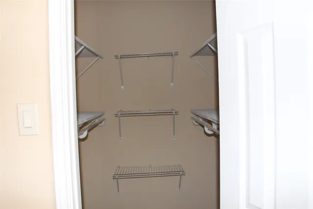 $925 | 16111 Aspenglenn Drive, Unit 609, Houston, TX 77084